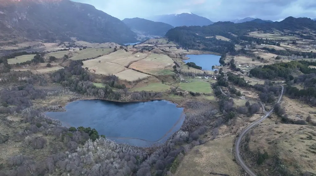 Vista panorámica del campo de Laguna Espejo