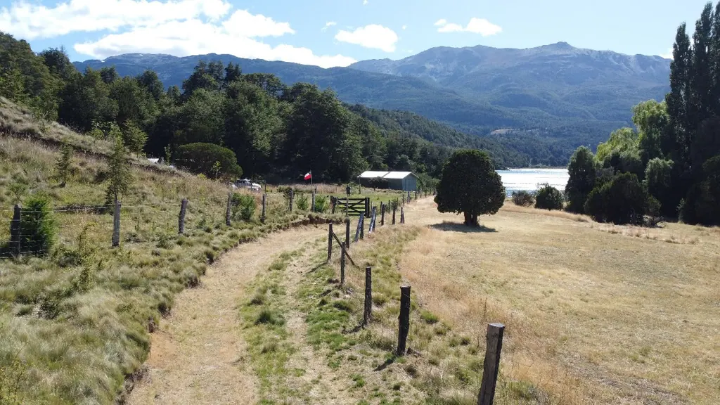 Vista al Lago General Carrera desde la parcela